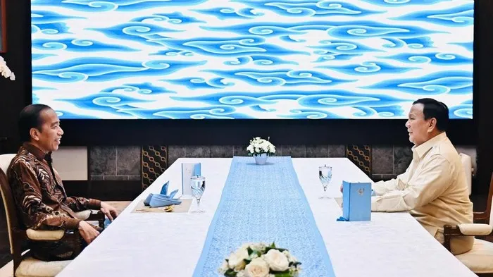 Prabowo dan Jokowi buka puasa bersama di Istana Merdeka, Jakarta.